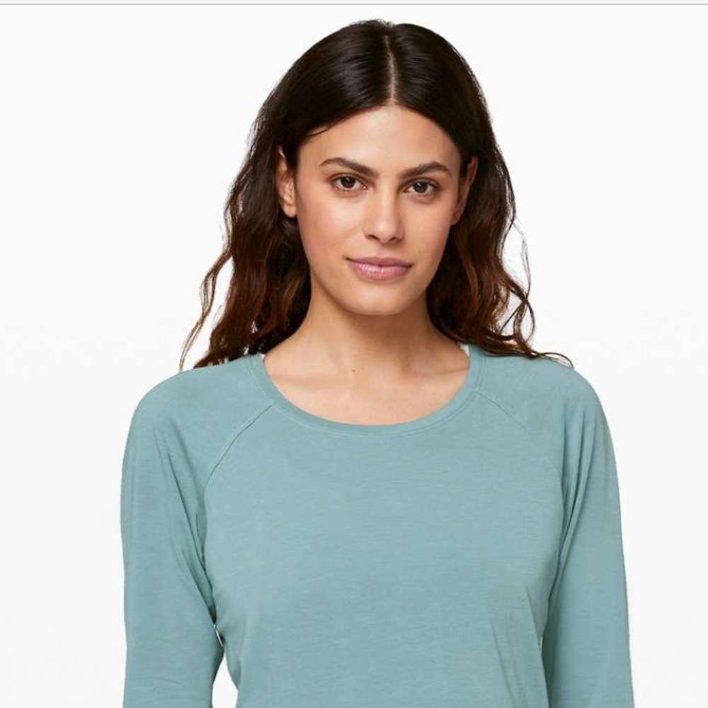 Women’s LululemonEmerald Long Sleeve top